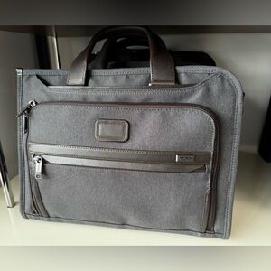 NEW Tumi ALPHA Slim Deluxe Portfolio Laptop Brief Briefcase - ANTHRACITE & BROWN